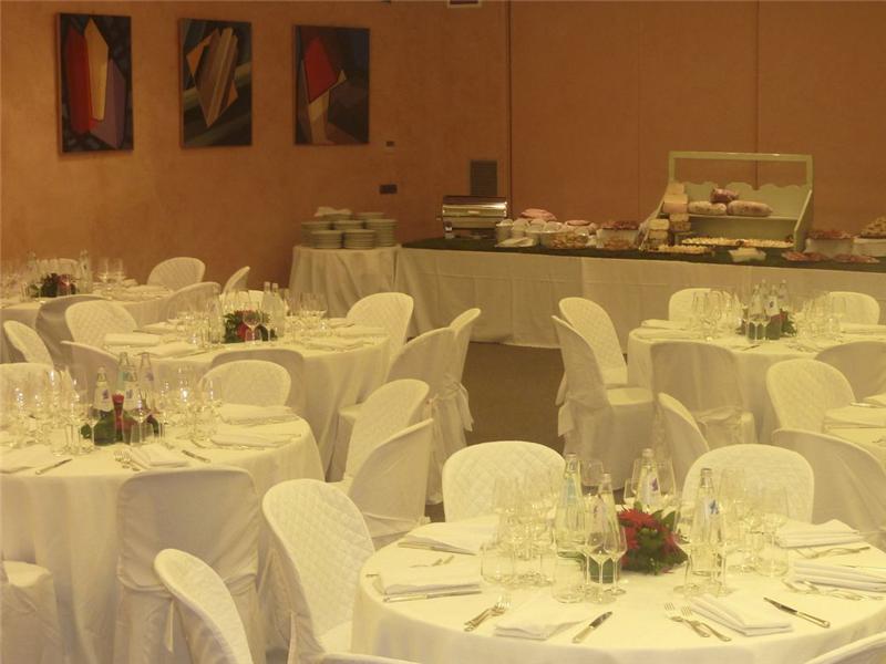 red_gala_dinner_at_sala_vasari.jpg