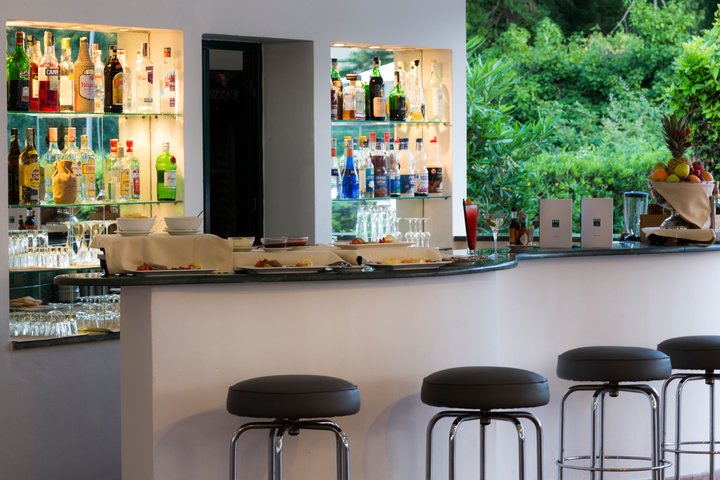 UWH_FortedeiMarmi_FortedeiMarmi_Loungebar_Aperitif-720x480-d4d5a9bf-a929-4b62-9168-272213d9d088.jpg