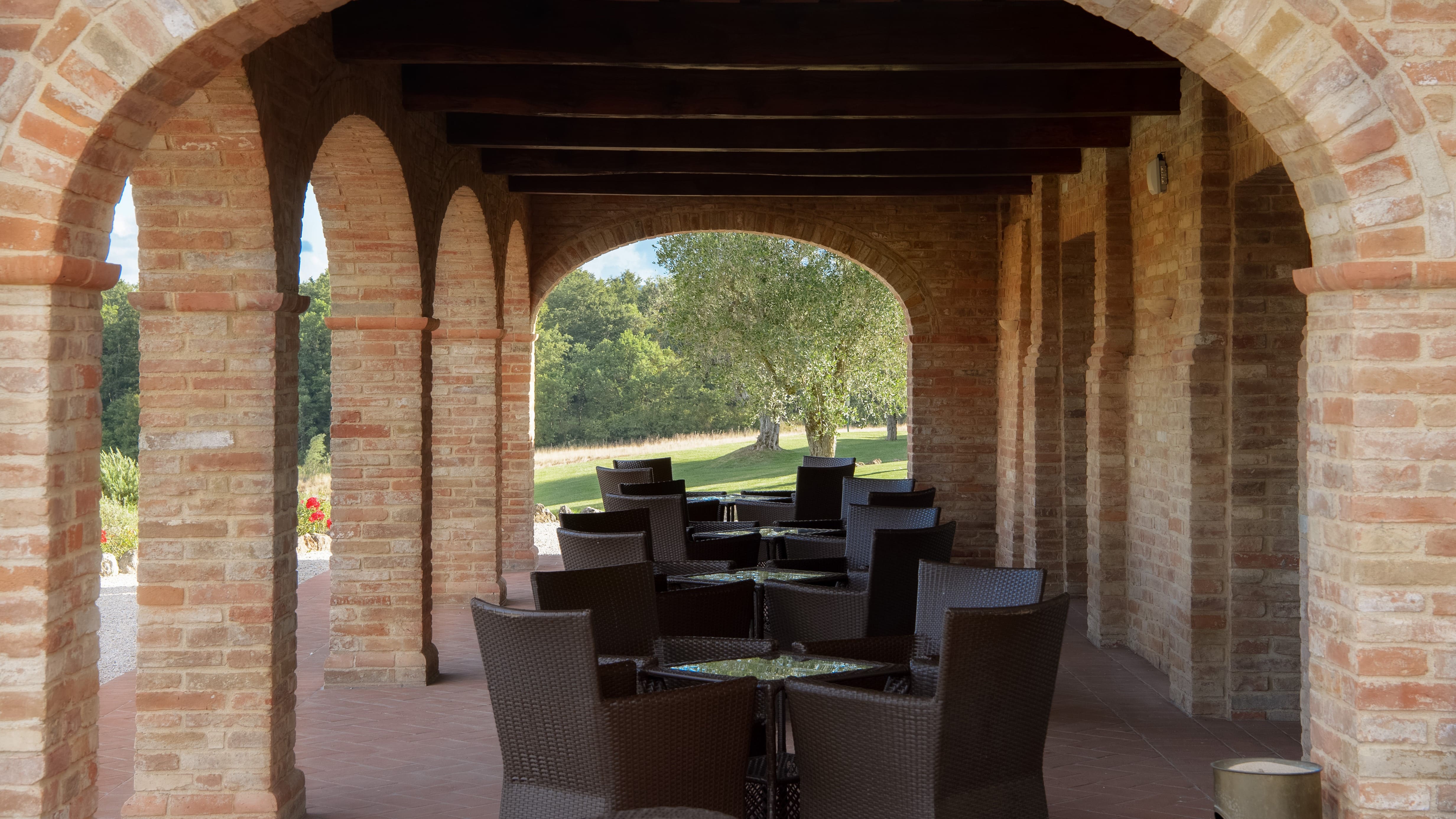 Royal_Golf__Il_Rosmarino_Restaurant_esterno.jpg