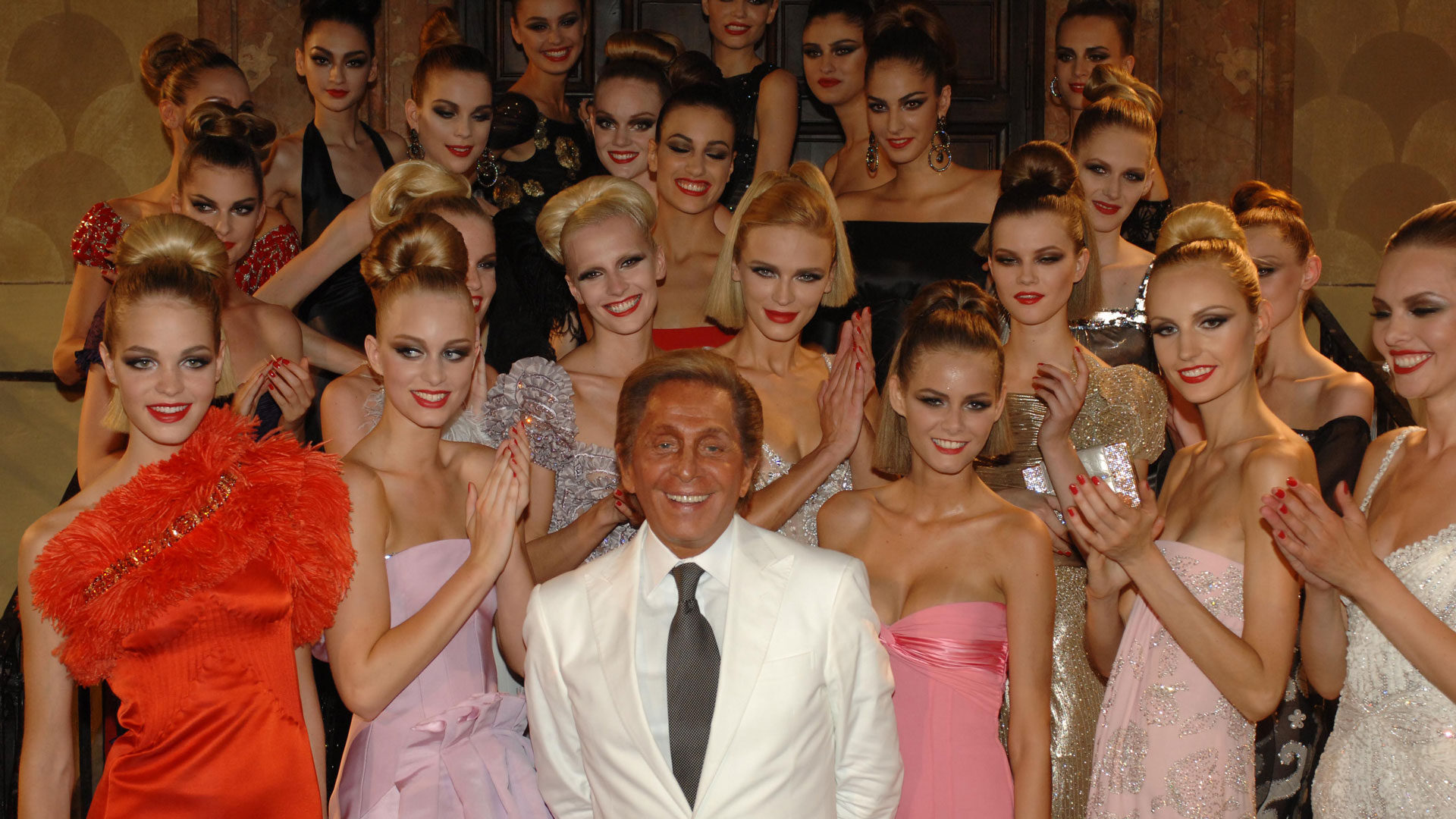 Valentino_45_anni_di_stile_Roma_2007.jpg